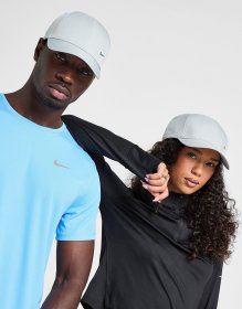 Nike Club Structured Metal Swoosh Cap