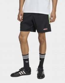 adidas 96 Shorts mit 18 cm Innenbeinlänge