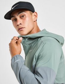 Nike Impossibly Light Windrunner Packable Jacket