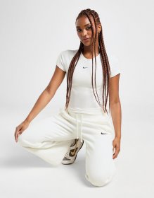 Nike Essential Sportswear Chill Knit T-Shirt