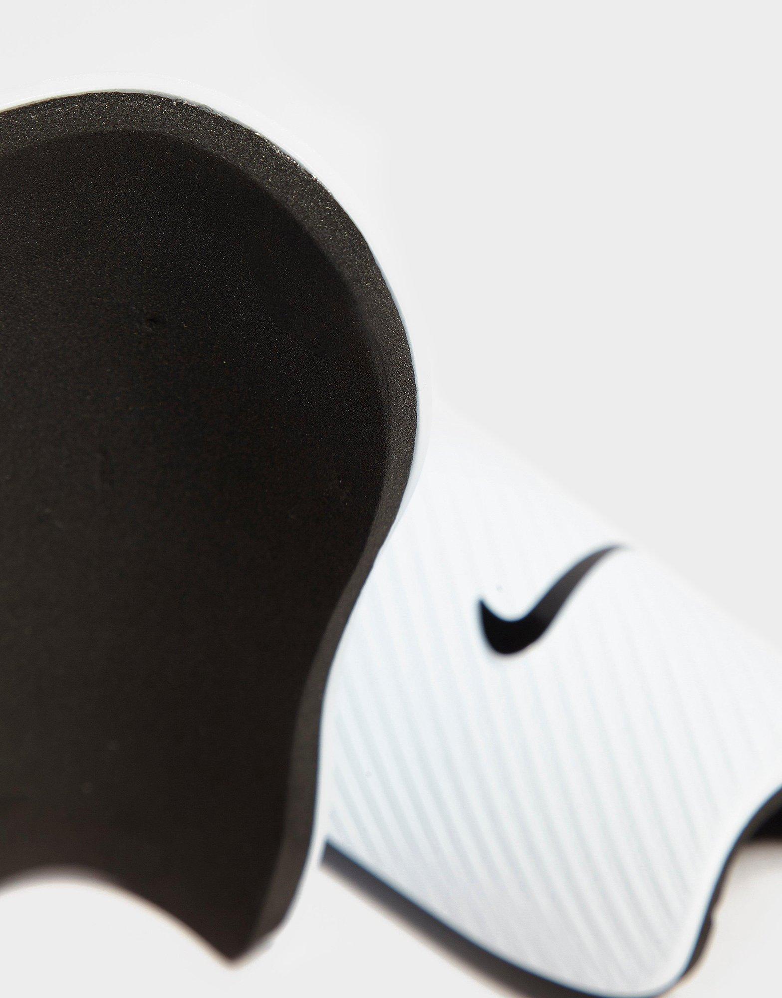 Nike Schienbeinschützer