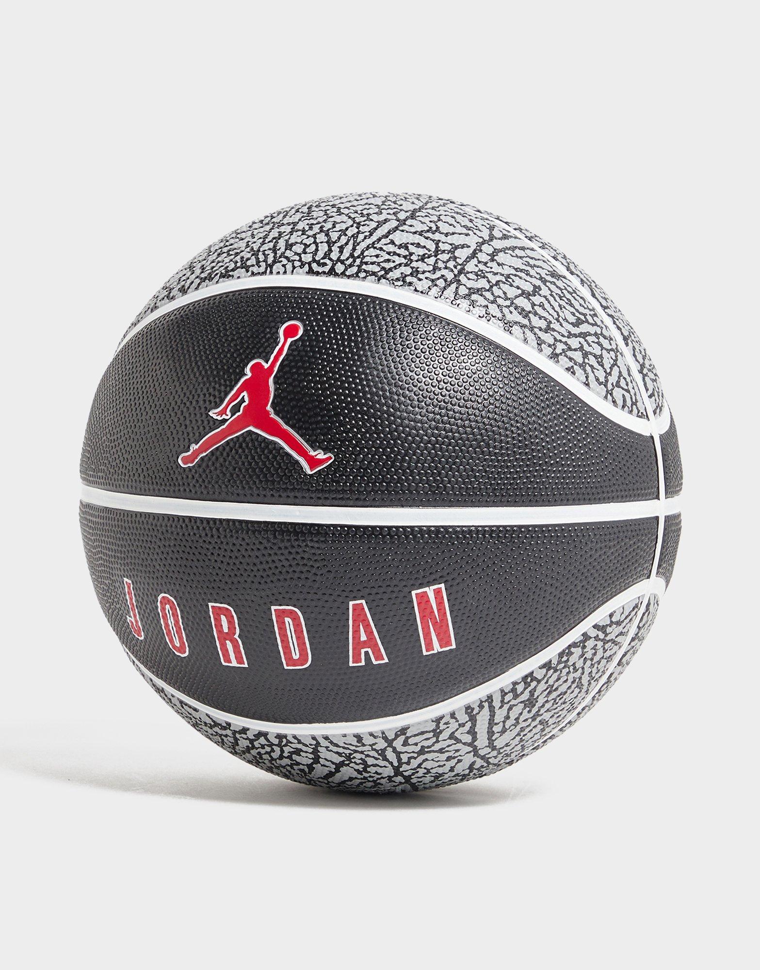 Jordan Playground 2.0 8P Basketball