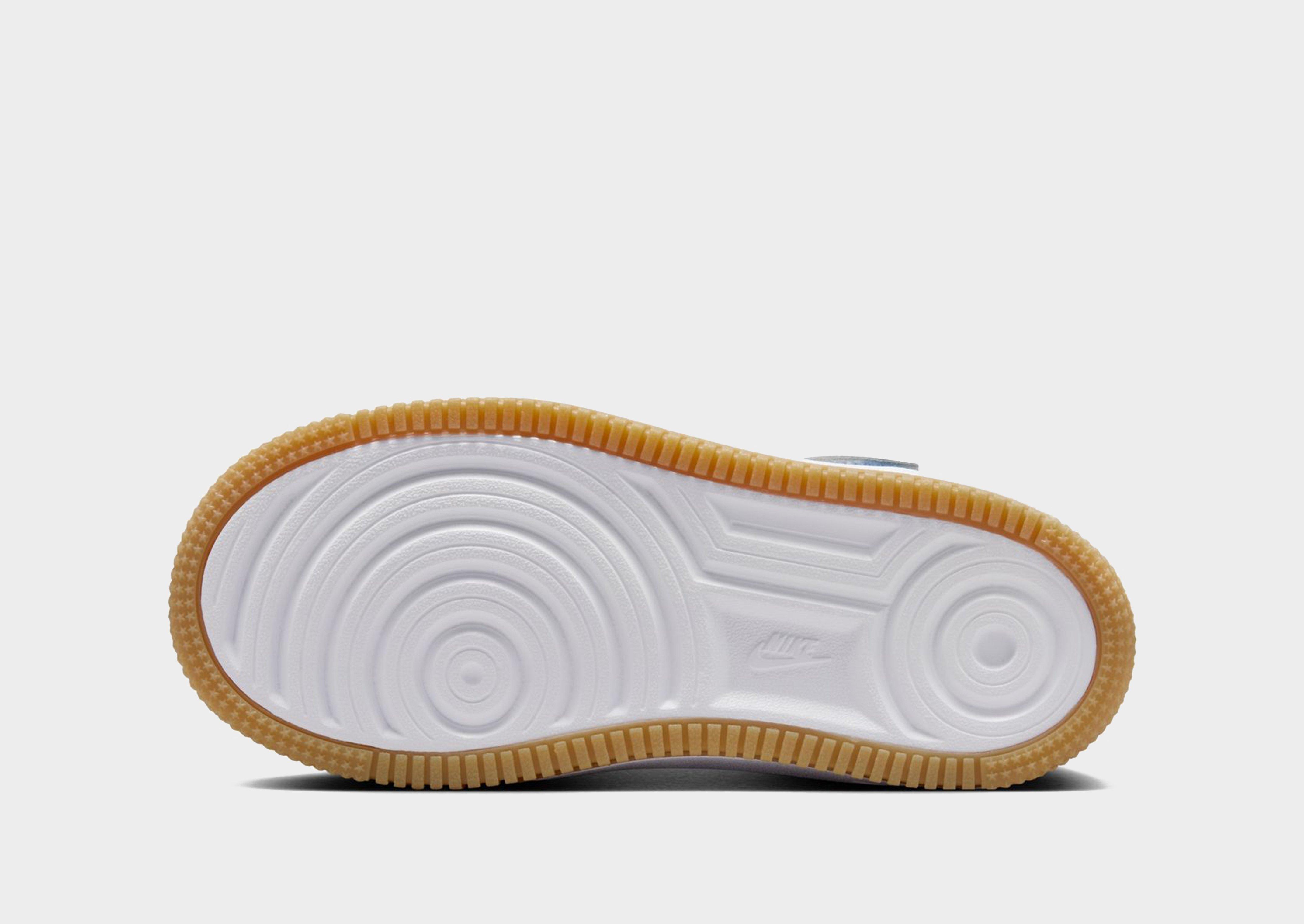 Nike AIR FORCE 1 \'07 LV8
