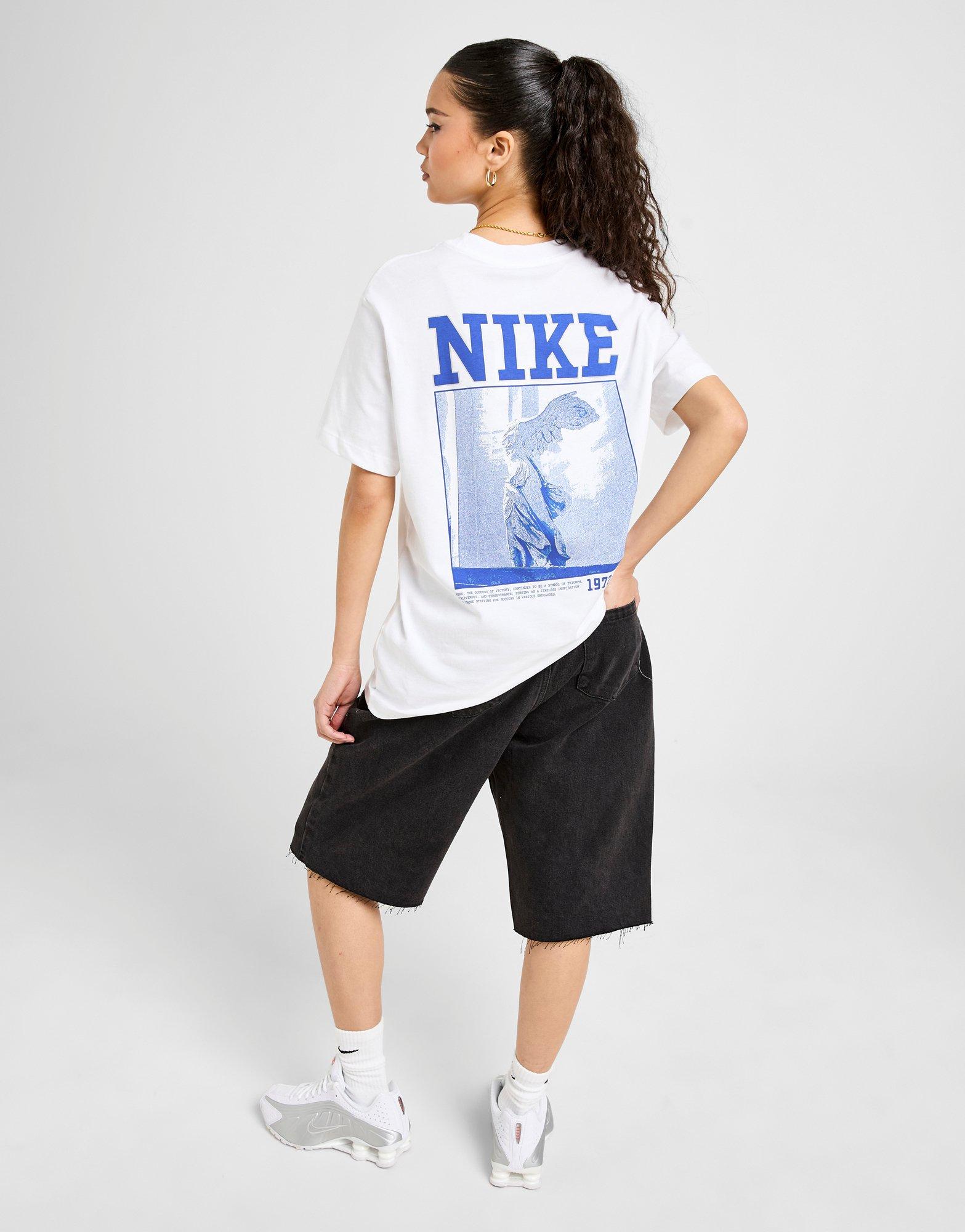 Nike Graphic Boyfriend T-Shirt