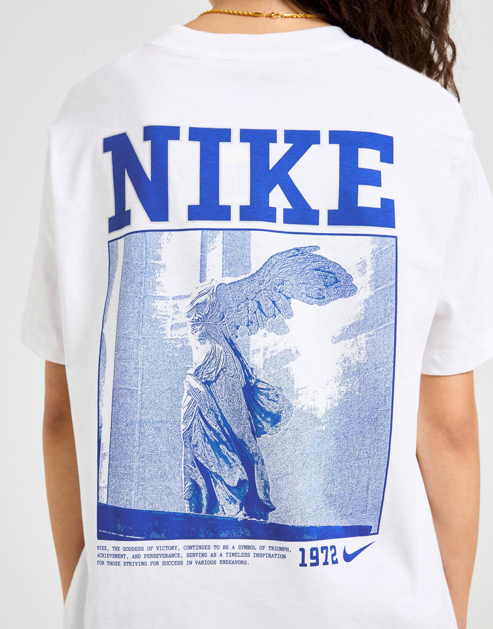 Nike Graphic Boyfriend T-Shirt