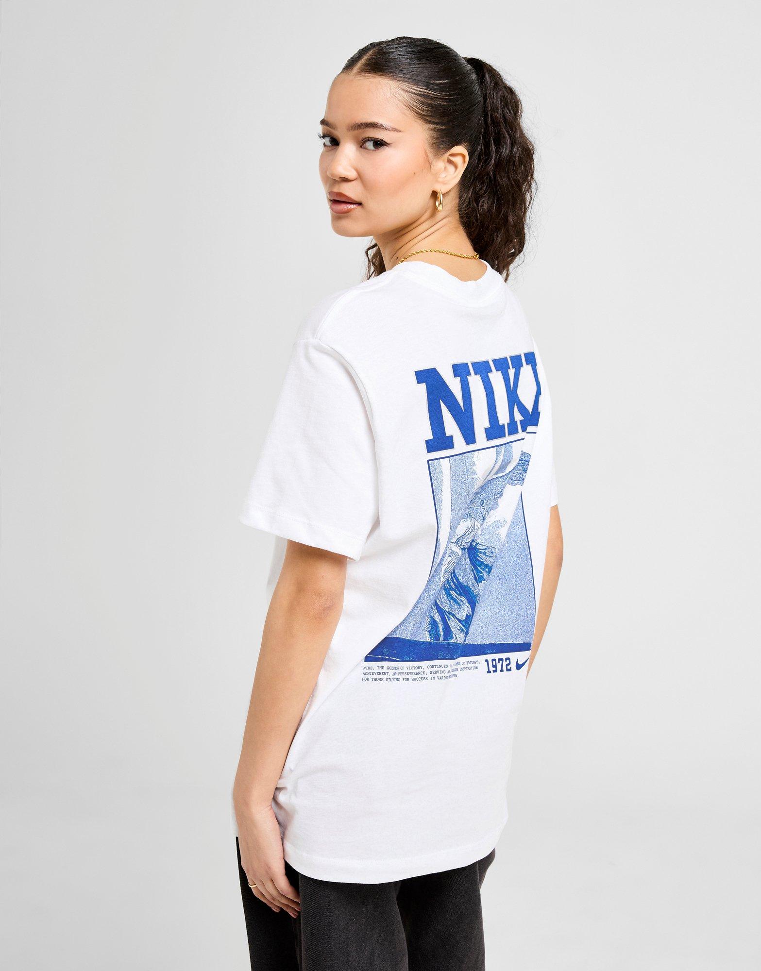 Nike Graphic Boyfriend T-Shirt